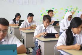 Kenapa Lulusan SMA Sekarang Gagal Bersaing? Ini 5 Masalah Utamanya!